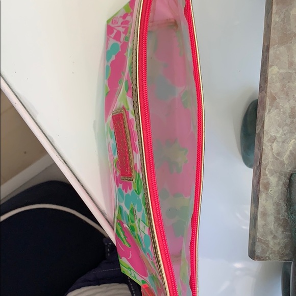 Lily Pulitzer make-up bag - Picture 2 of 4